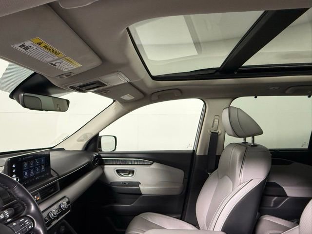 Used 2023 Honda Pilot Elite image 35