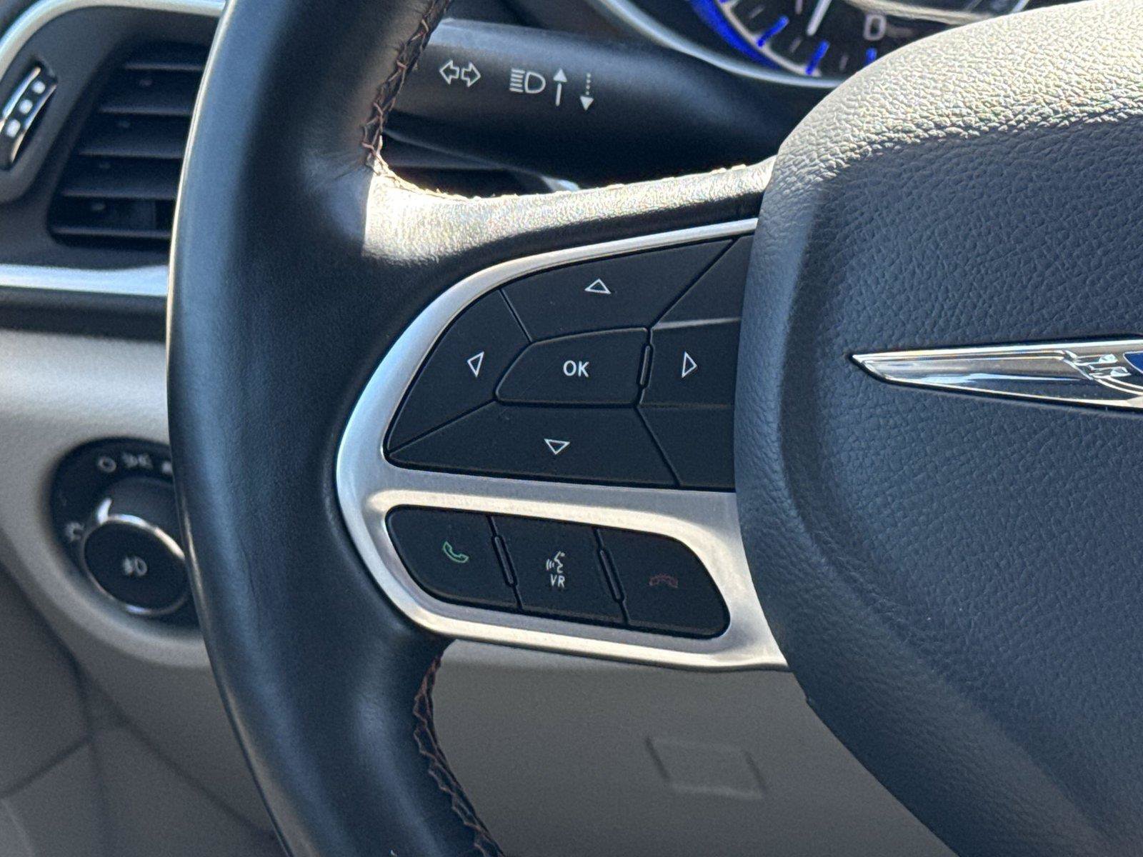 Used 2019 Chrysler Pacifica Touring Plus w/ Advanced Safetytec Group FWD image 25