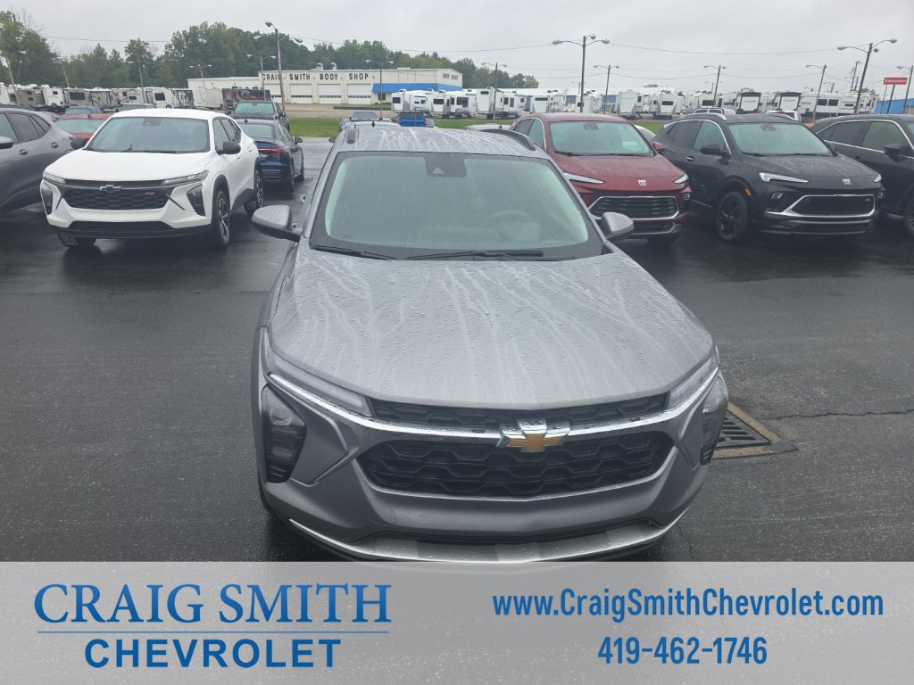 Used 2025 Chevrolet Trax LT FWD image 9