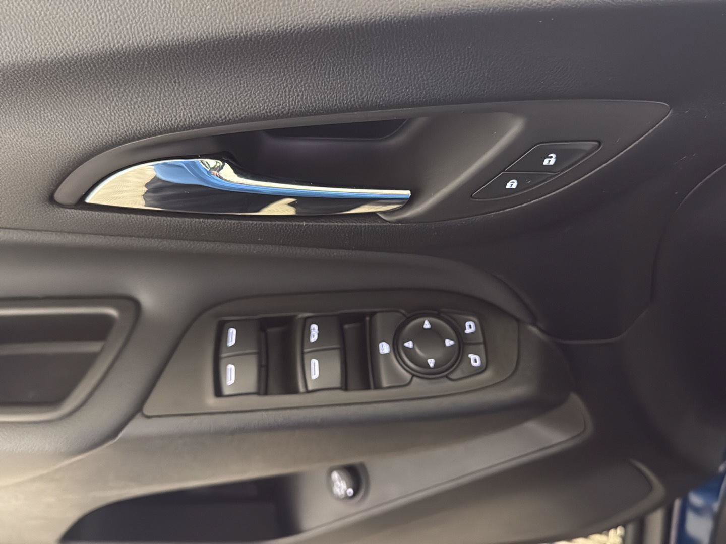 Used 2023 Chevrolet Equinox LT FWD image 6