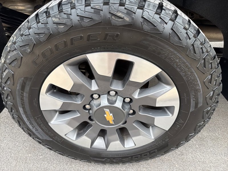 Used 2024 Chevrolet Silverado 2500 Custom w/ Custom Value Package image 11