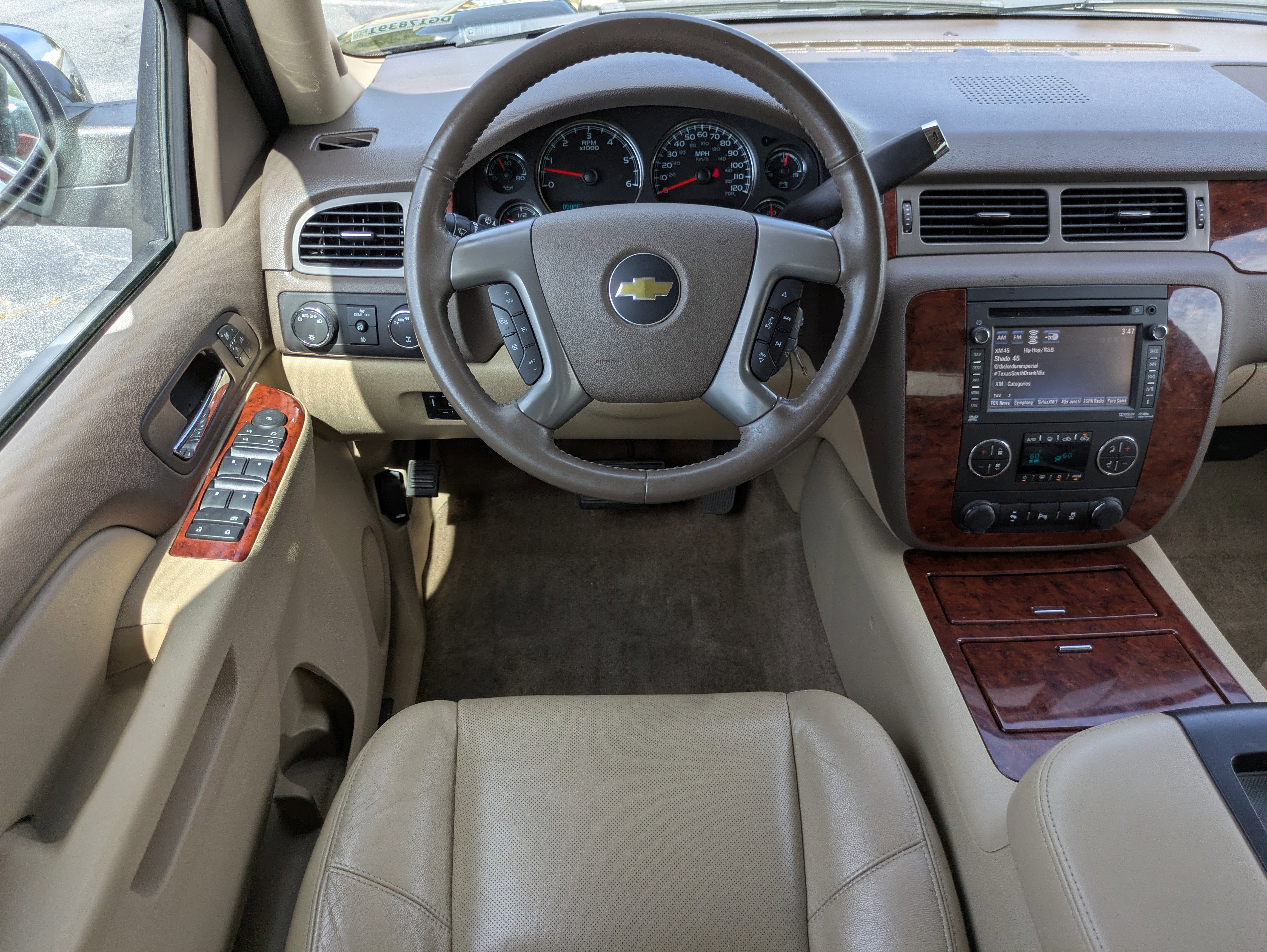 Used 2013 Chevrolet Avalanche LTZ image 4