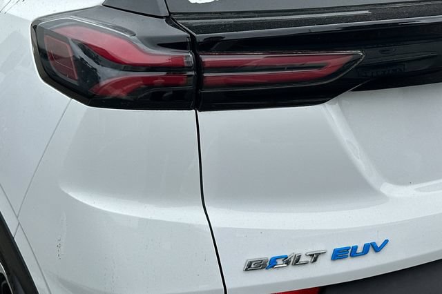 Used 2023 Chevrolet Bolt EUV Premier w/ Sun & Sound Package FWD image 8