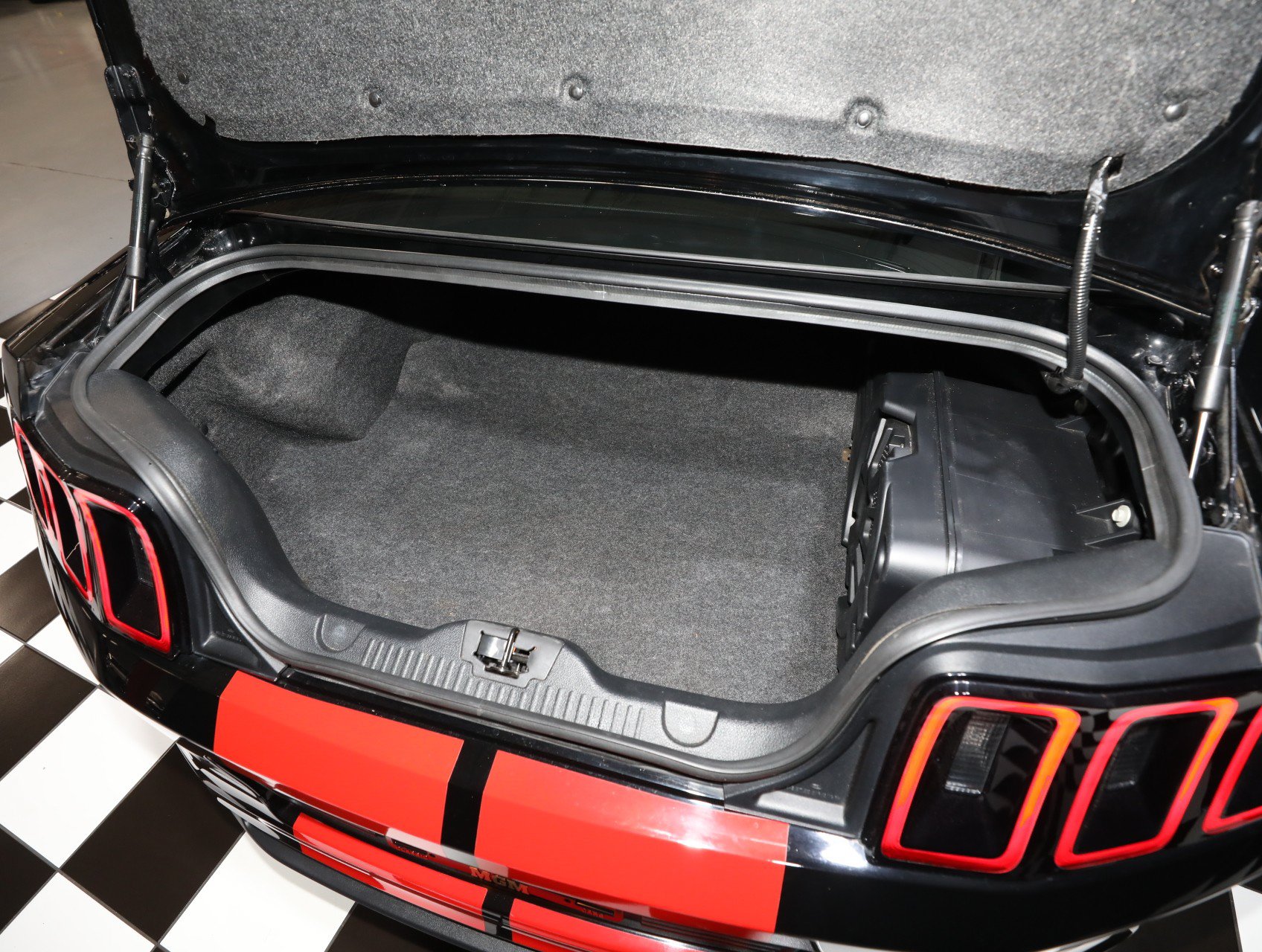 Used 2013 Ford Mustang Shelby GT500 RWD image 5