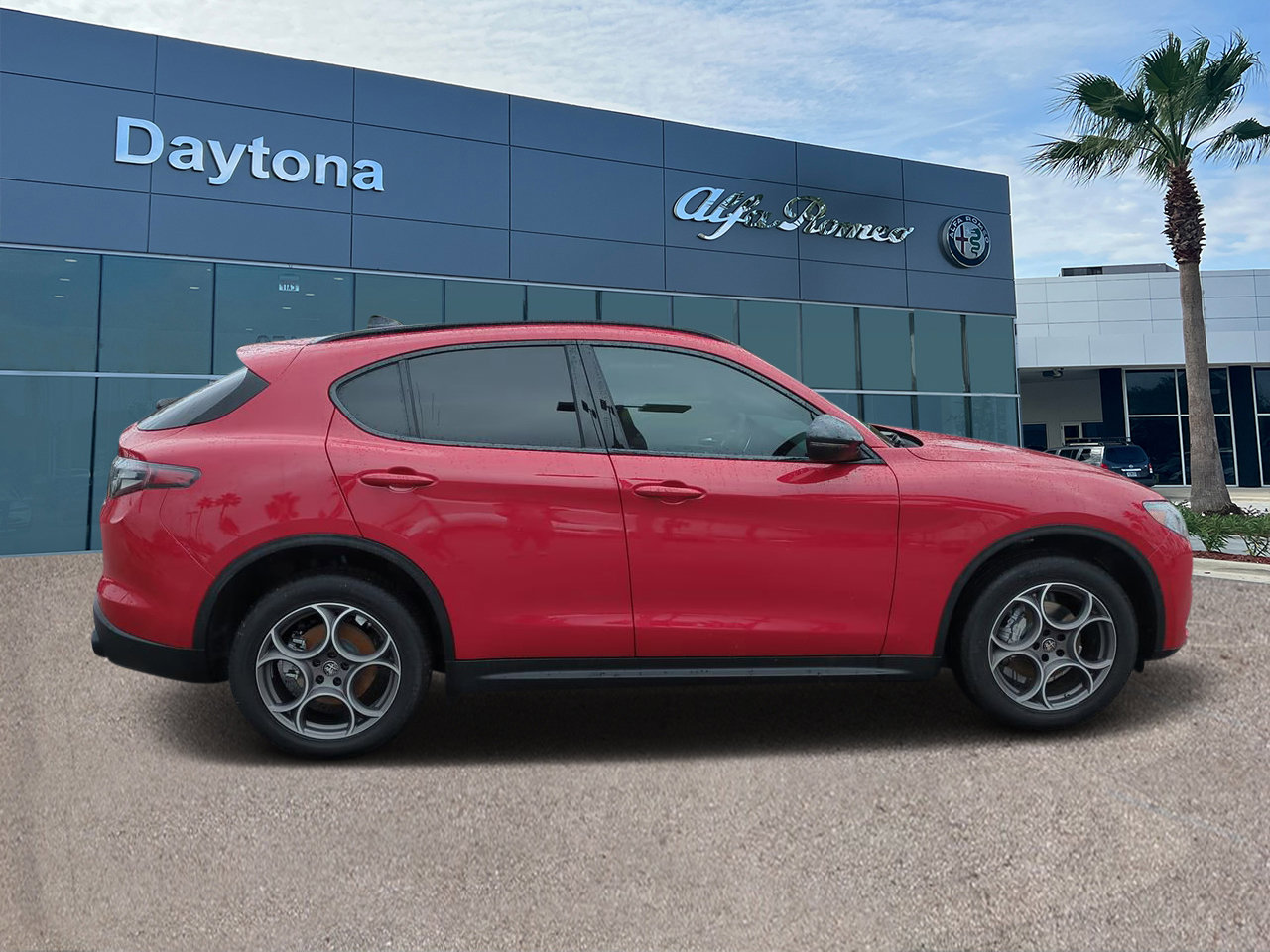 New 2025 Alfa Romeo Stelvio Sprint image 2