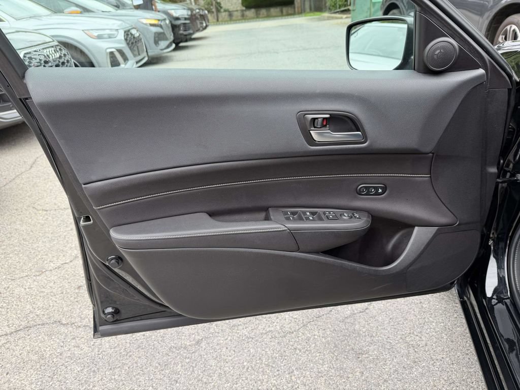 Used 2019 Acura ILX w/ Premium Package FWD image 14