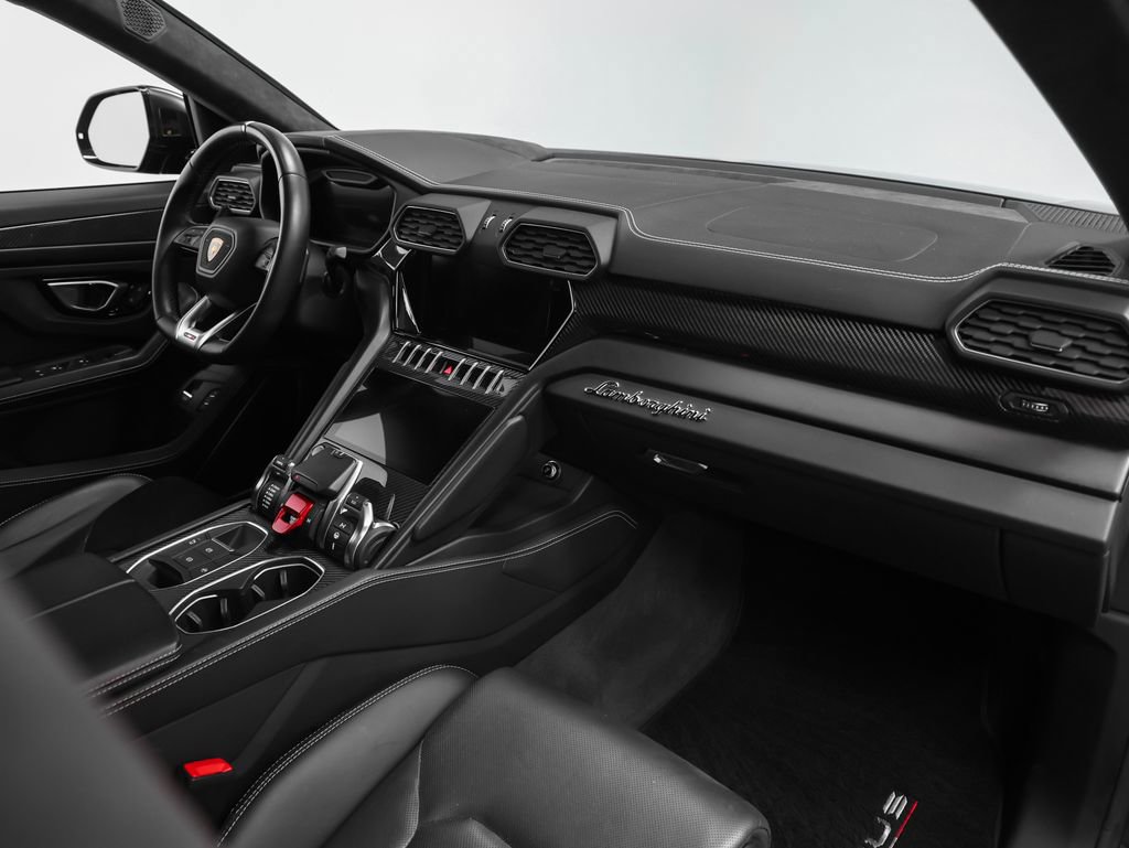 Used 2022 Lamborghini Urus image 23