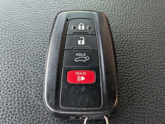 Used 2020 Toyota RAV4 XLE w/ Convenience Package image 31