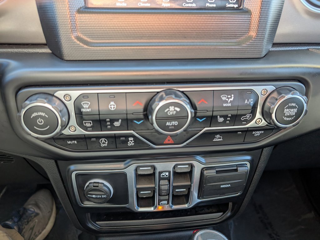 Used 2022 Jeep Gladiator Willys image 18