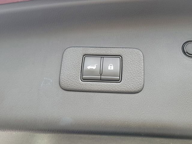 Used 2023 Nissan Armada Platinum w/ Captain's Chairs Package RWD image 8