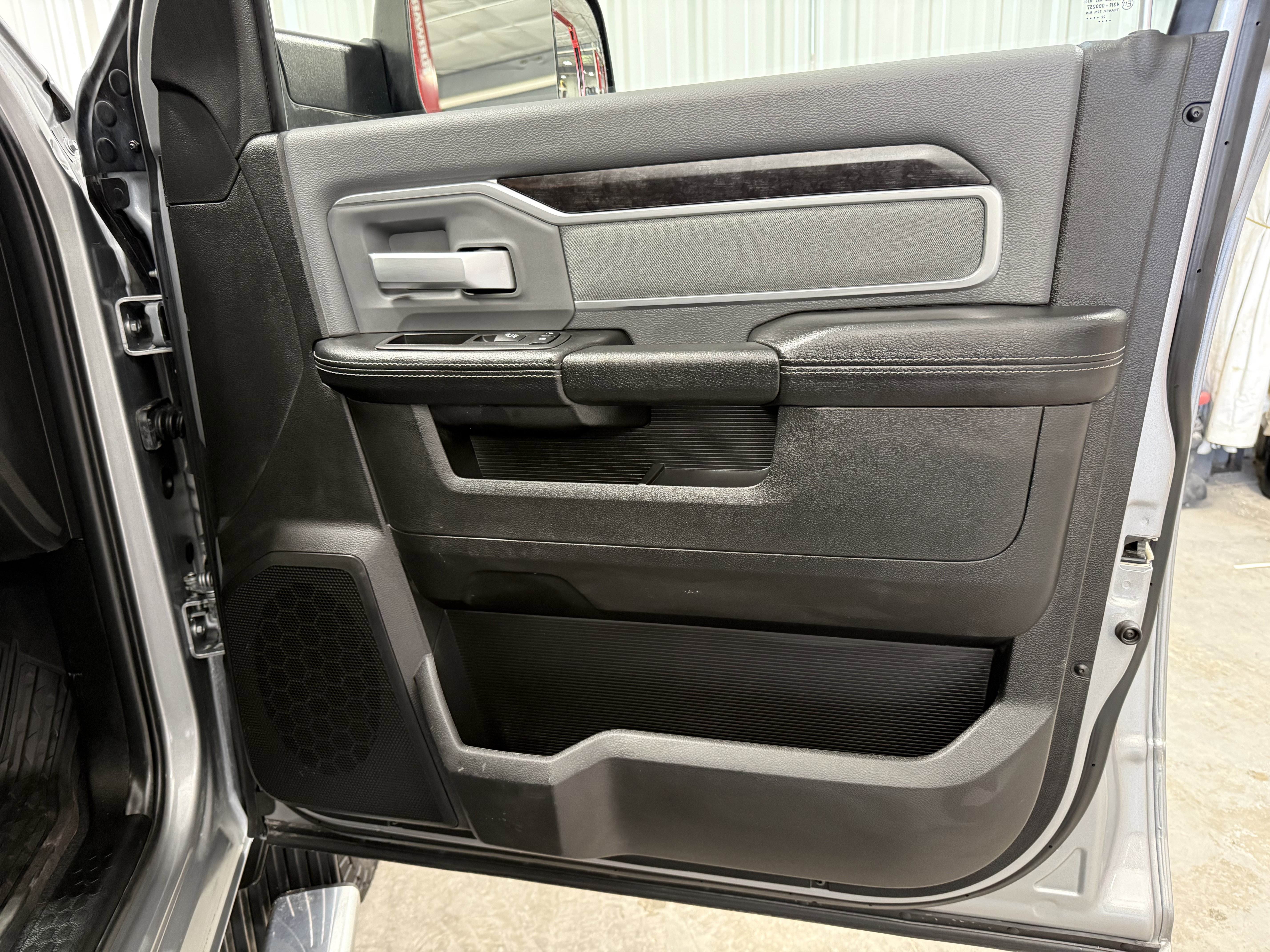 Used 2022 RAM 2500 Big Horn w/ Snow Chief Group image 8