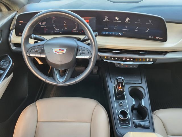 Used 2024 Cadillac XT4 Luxury w/ Cold Weather Package FWD image 27