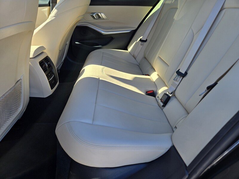 Used 2021 BMW 330i Sedan w/ Premium Package RWD image 12