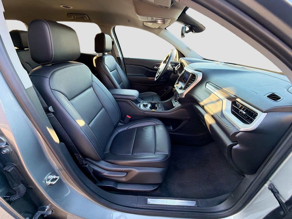 Used 2023 GMC Acadia SLT image 16