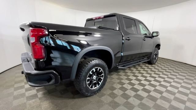 Used 2022 Chevrolet Silverado 1500 ZR2 w/ Technology Package AWD/4WD image 4