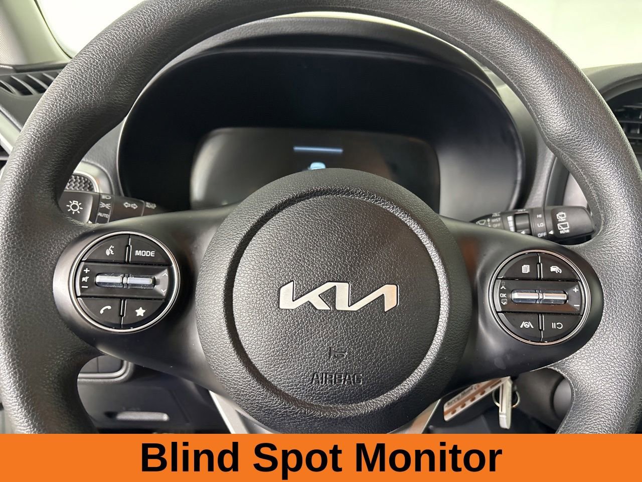 Used 2025 Kia Soul LX w/ LX Technology Package FWD image 11