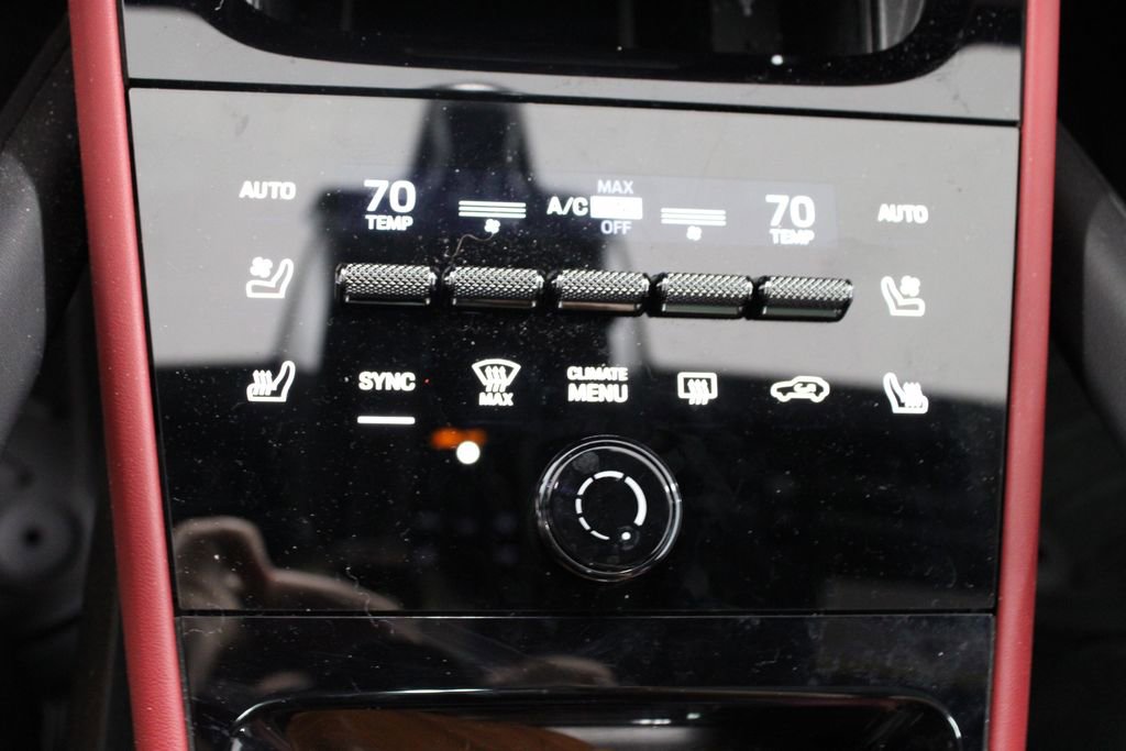 Used 2024 Porsche Cayenne image 31