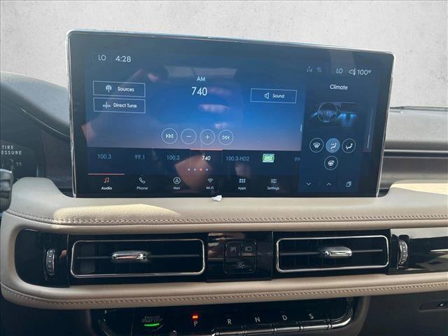 Used 2023 Lincoln Nautilus Reserve w/ Luxury Package AWD/4WD image 15