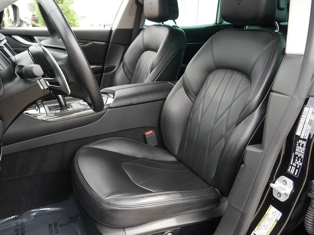 Used 2019 Maserati Levante GranLusso AWD/4WD image 14