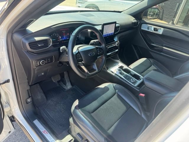 Used 2023 Ford Explorer ST-Line w/ Class IV Trailer Tow Package AWD/4WD image 23