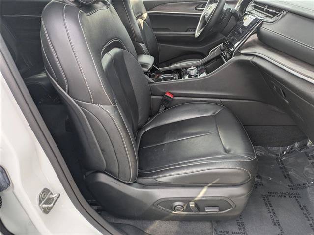 Used 2022 Jeep Grand Cherokee L Limited AWD/4WD image 23