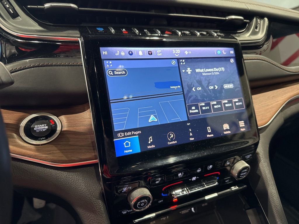 Used 2022 Jeep Grand Cherokee Summit w/ Luxury Tech Group V image 23