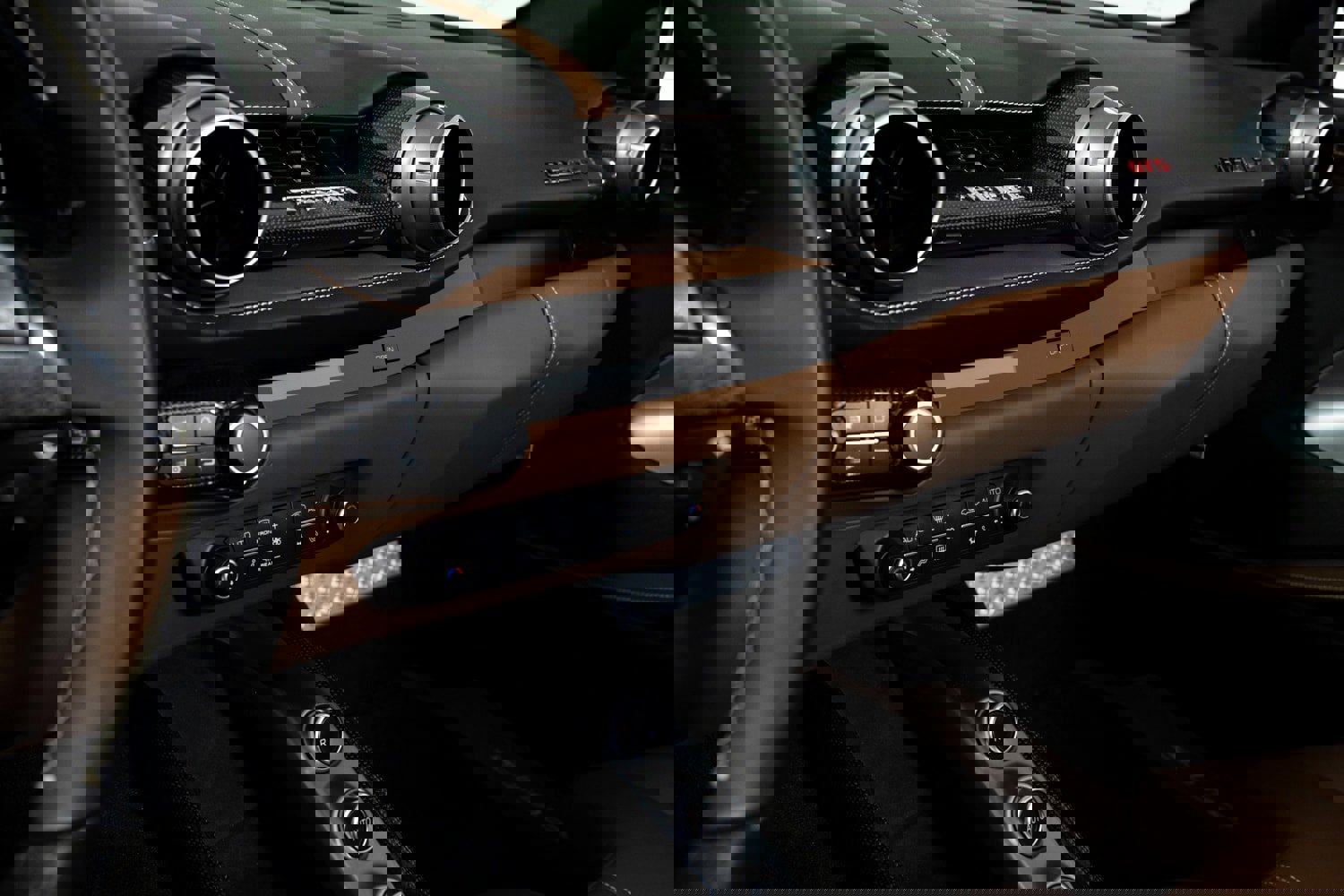 Used 2023 Ferrari 812 GTS image 40