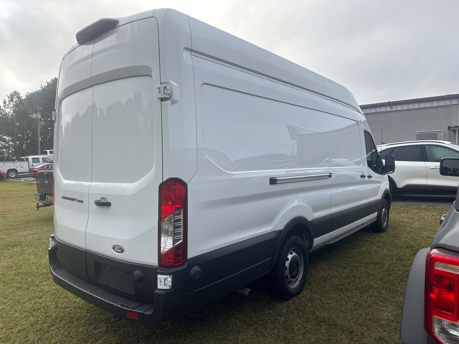 Used 2026 Ford Transit 350 148 High Roof Extended w/ Load Area Protection Package RWD image 9