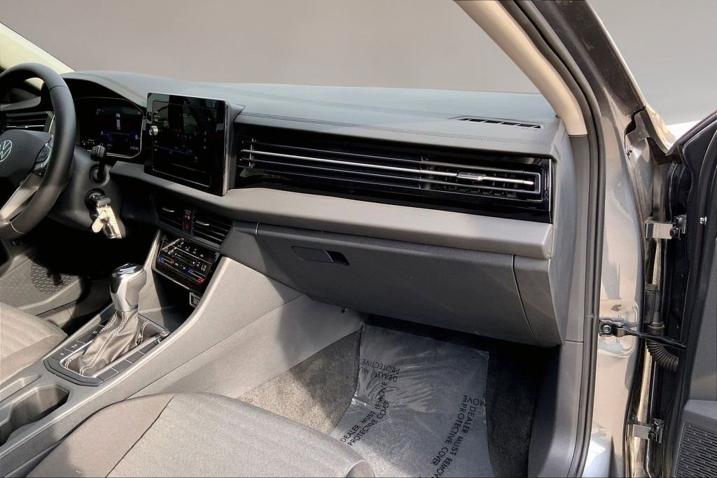 Certified 2025 Volkswagen Jetta S image 16