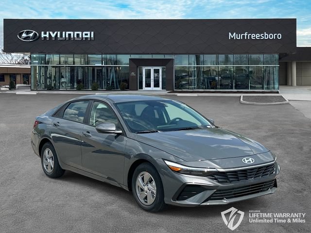 New 2026 Hyundai Elantra SE FWD image 3