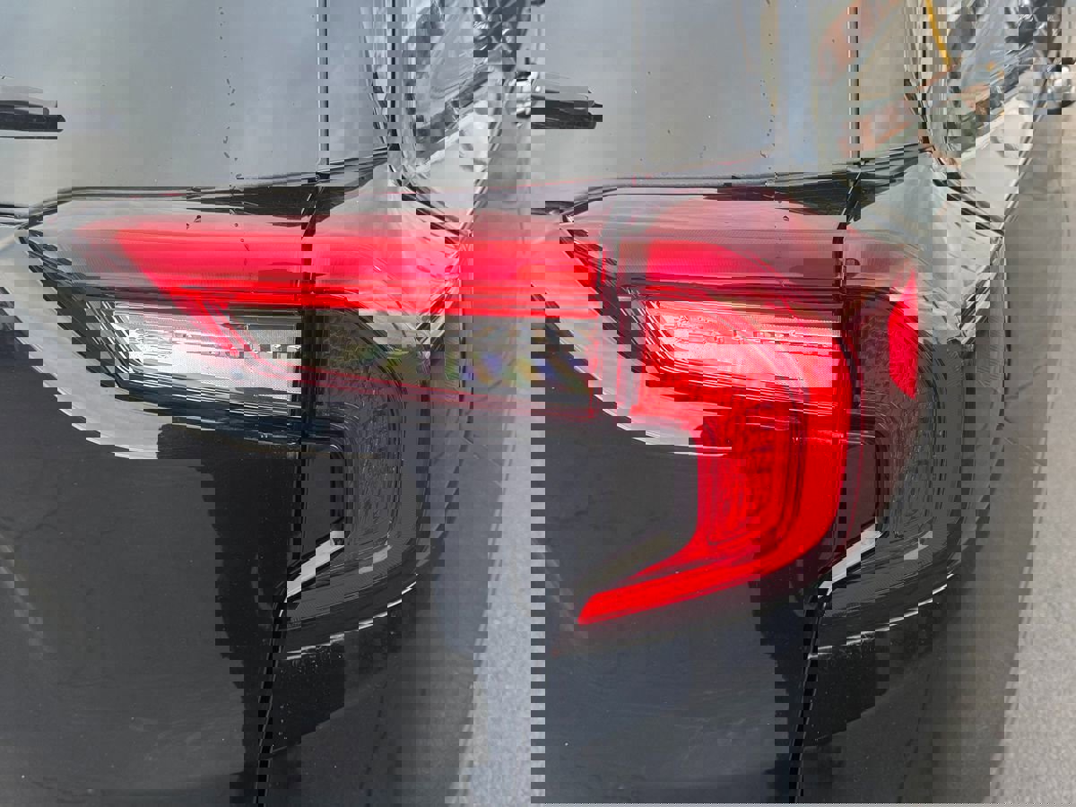 Used 2022 GMC Terrain SLT w/ Infotainment Package II image 10