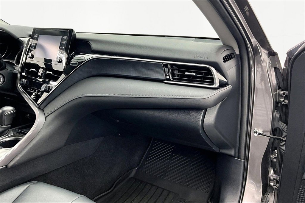 Used 2023 Toyota Camry SE image 17