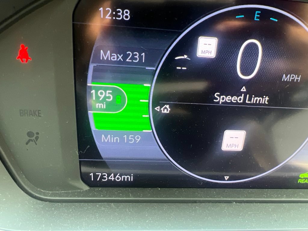 Used 2022 Chevrolet Bolt EUV Premier w/ Sun & Sound Package FWD image 9