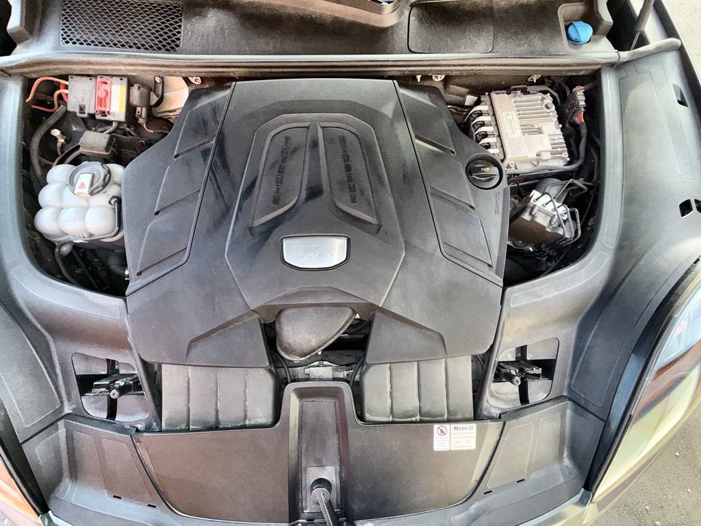 Used 2020 Porsche Cayenne AWD/4WD image 18