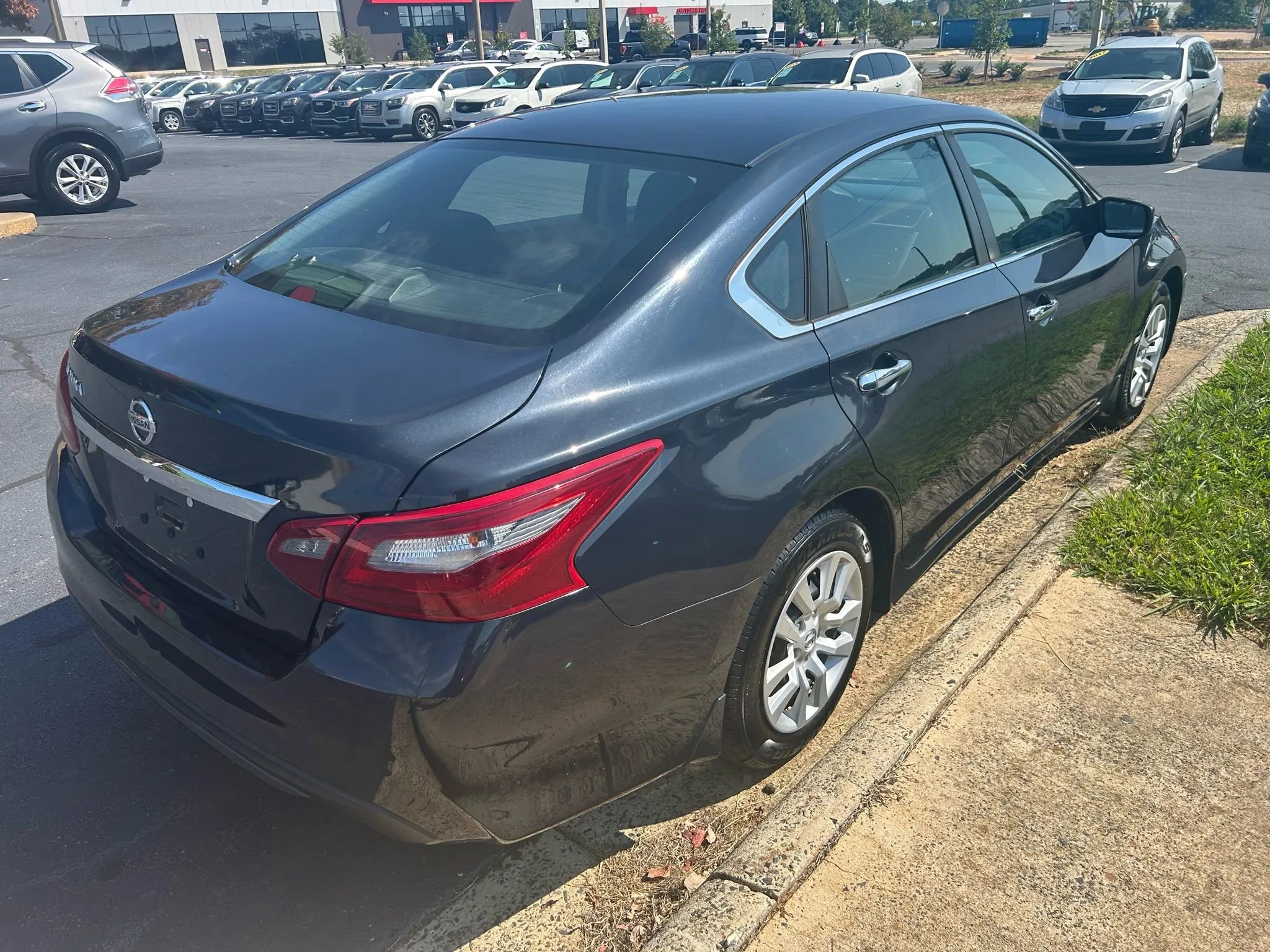 Used 2018 Nissan Altima 2.5 S w/ S Convenience Package image 7