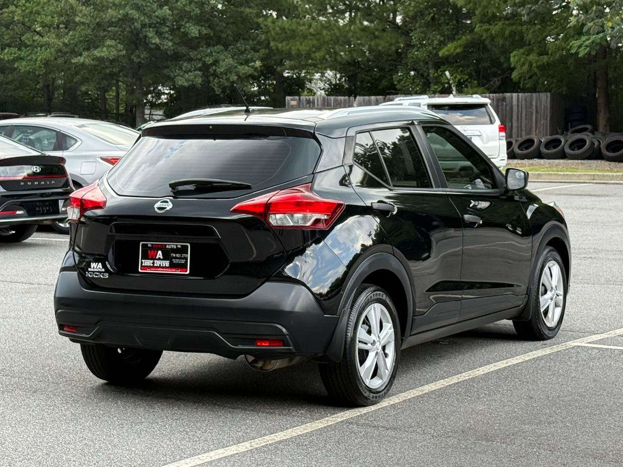 Used 2018 Nissan Kicks S FWD image 4