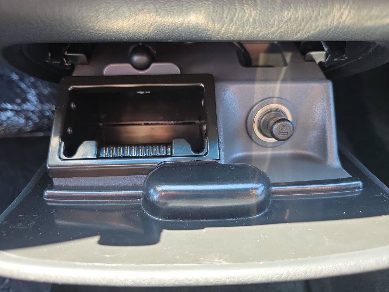 Used 2000 Cadillac De Ville w/ Comfort/Convenience Pkg FWD image 23