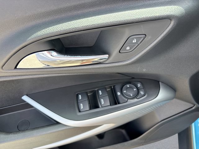 Used 2026 Chevrolet Trax LS w/ LS Convenience Package FWD image 13