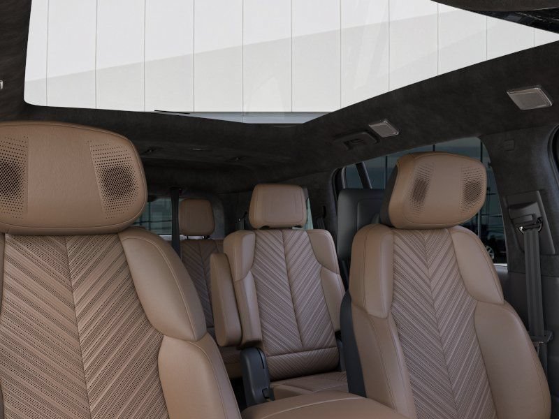 New 2026 Cadillac Escalade IQ Luxury 2 w/ LPO, Radiant Package AWD/4WD image 24