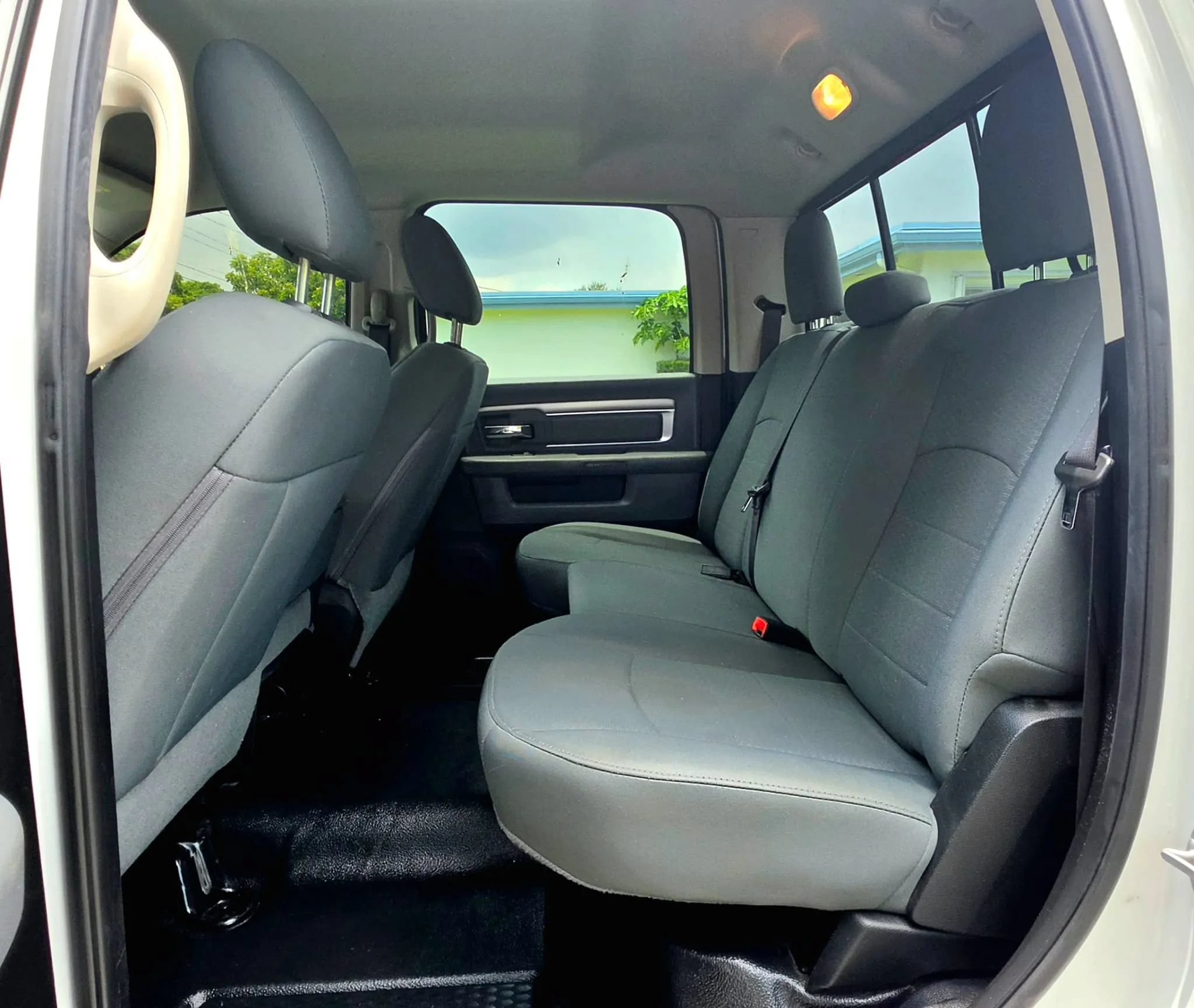 Used 2018 RAM 3500 SLT w/ Protection Group AWD/4WD image 7