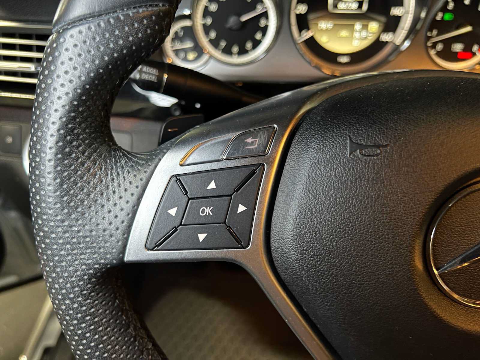 Used 2012 Mercedes-Benz E 350 4MATIC Sedan image 28