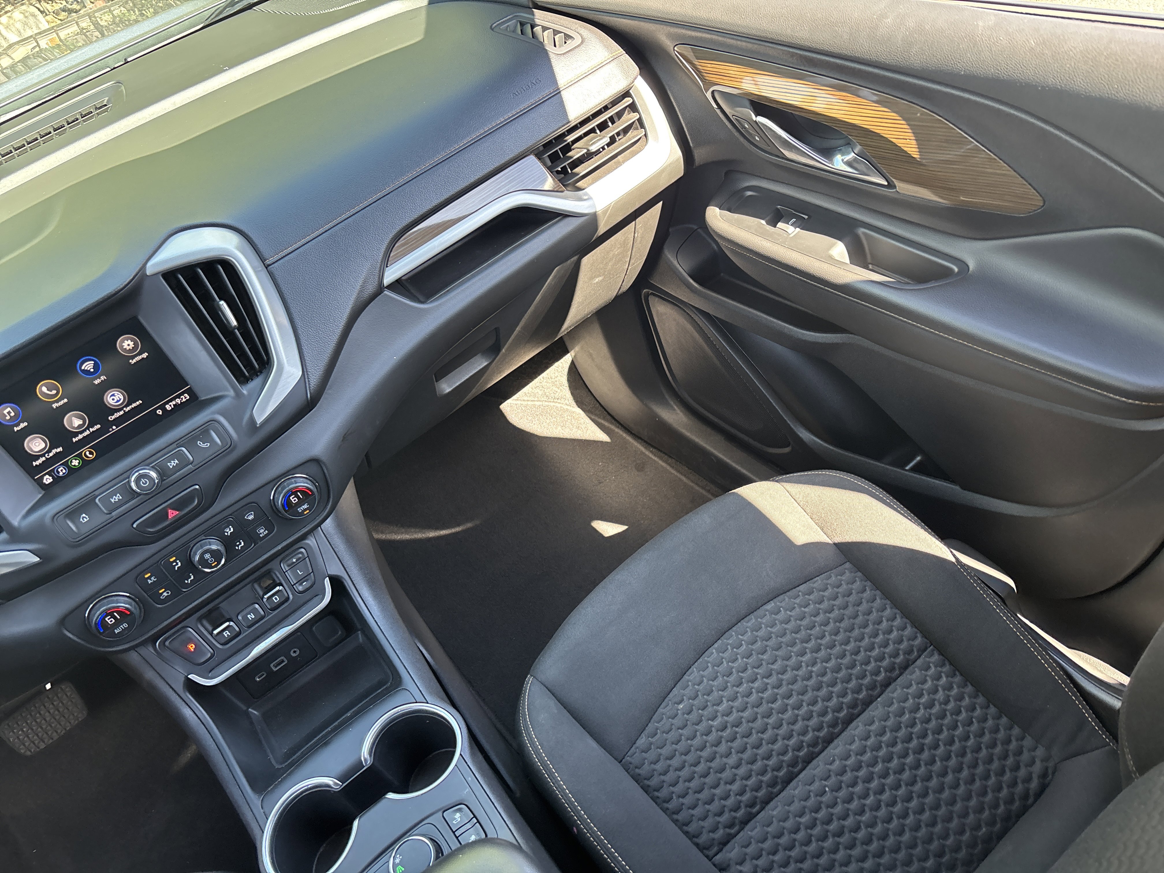 Used 2020 GMC Terrain SLE w/ Driver Convenience Package FWD image 14