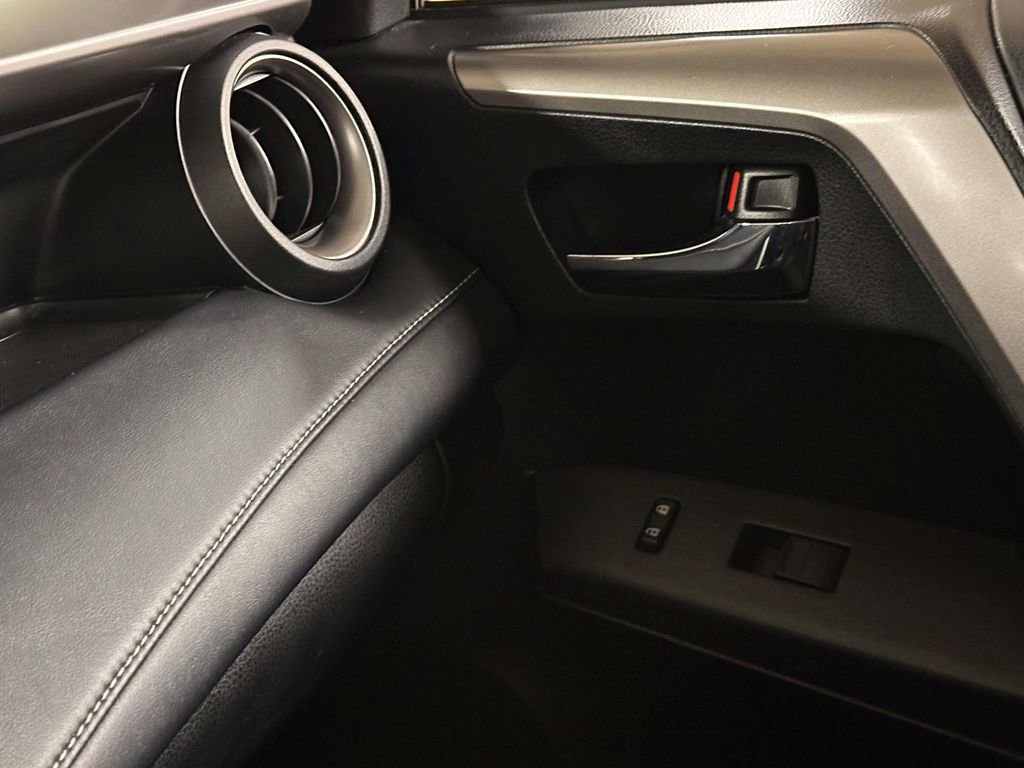 Used 2018 Toyota RAV4 XLE image 30