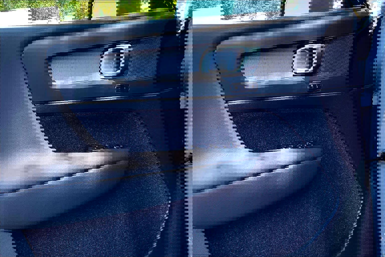 Used 2025 Volvo XC40 B5 Plus AWD/4WD image 22