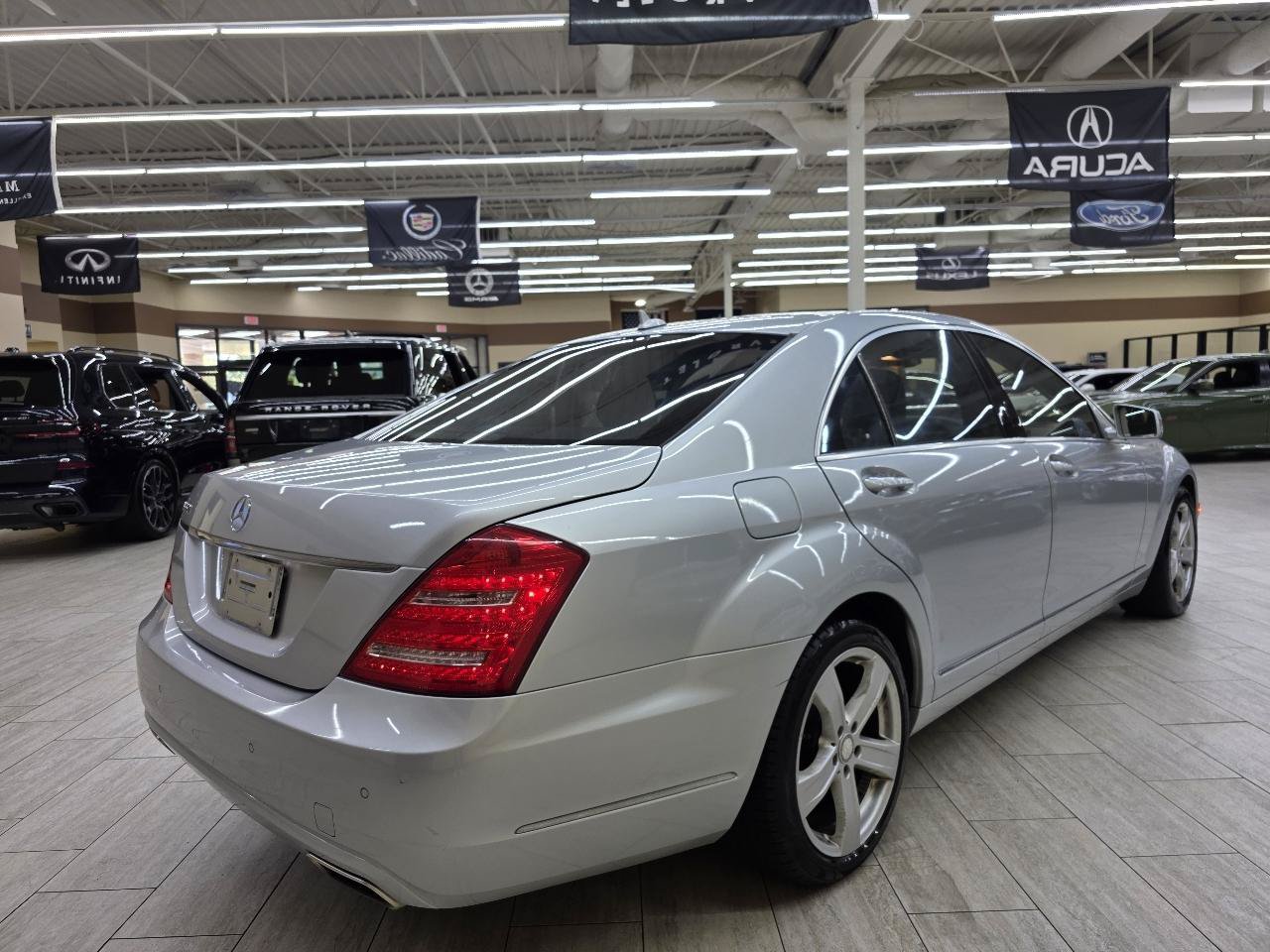 Used 2010 Mercedes-Benz S 550 image 6
