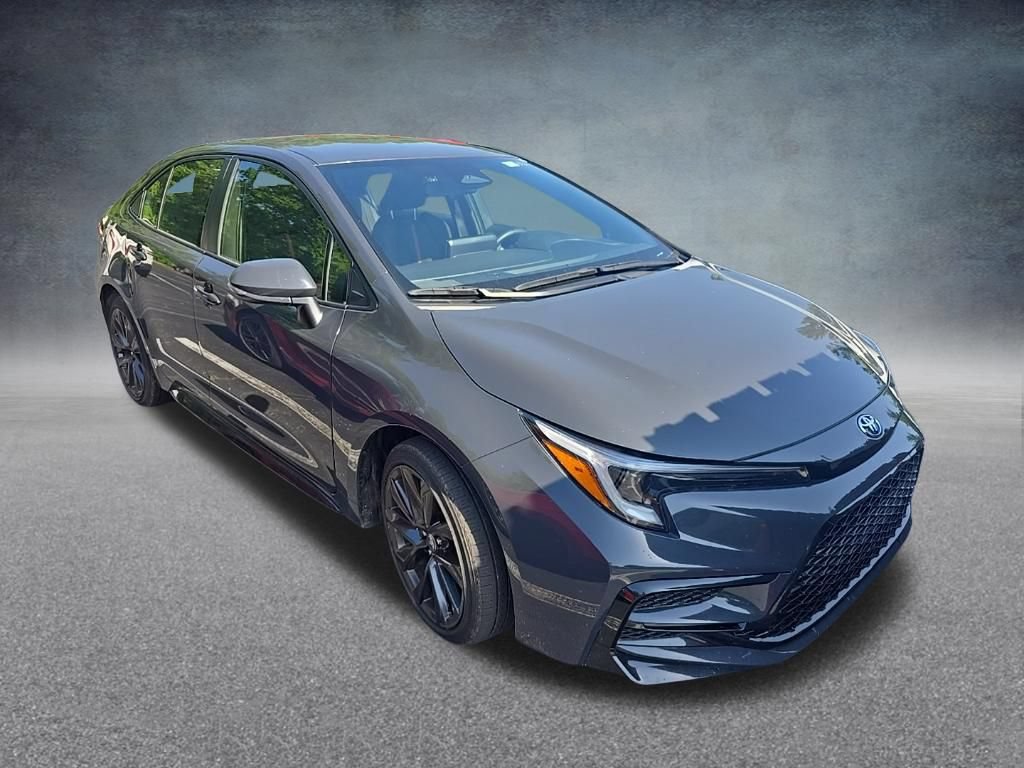 Used 2025 Toyota Corolla SE FWD image 2