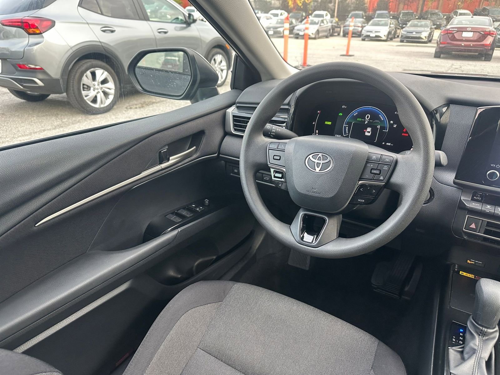 Used 2025 Toyota Camry LE image 33