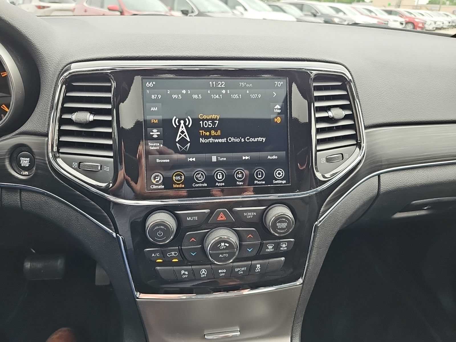 Used 2022 Jeep Grand Cherokee Limited AWD/4WD image 16