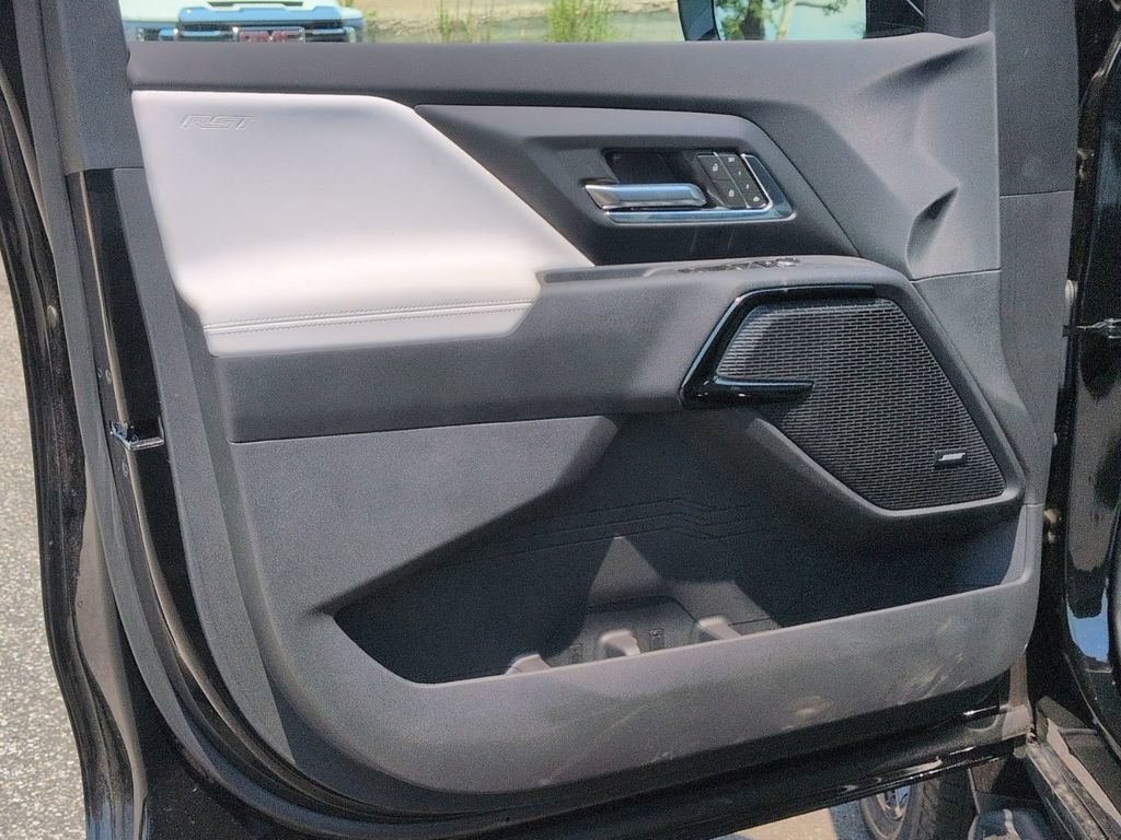 New 2026 Chevrolet Silverado EV 4x4 Crew Cab image 9