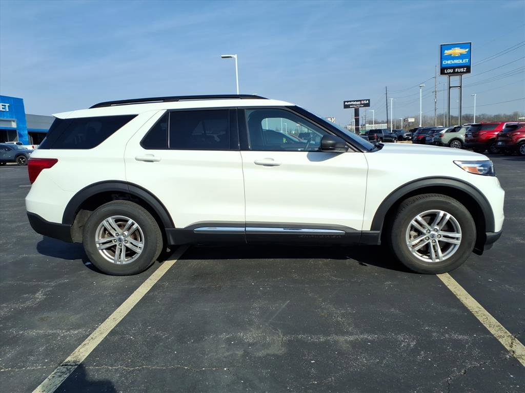 Used 2022 Ford Explorer XLT w/ Equipment Group 202A image 29